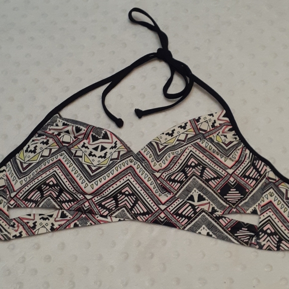 VICTORIA SECRET PINK BIKINI TOP SIZE MEDIUM - Picture 7 of 13